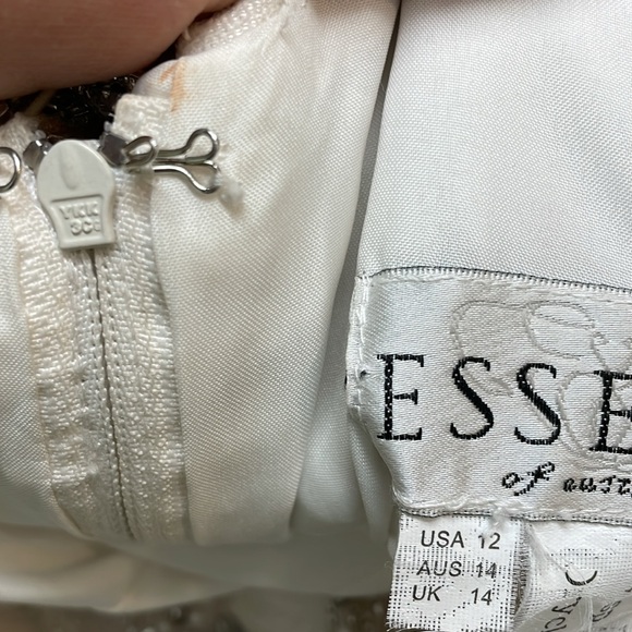 New essence of Australia beaded top with tiny buttons up entire back bridal gown - Picture 4 of 13